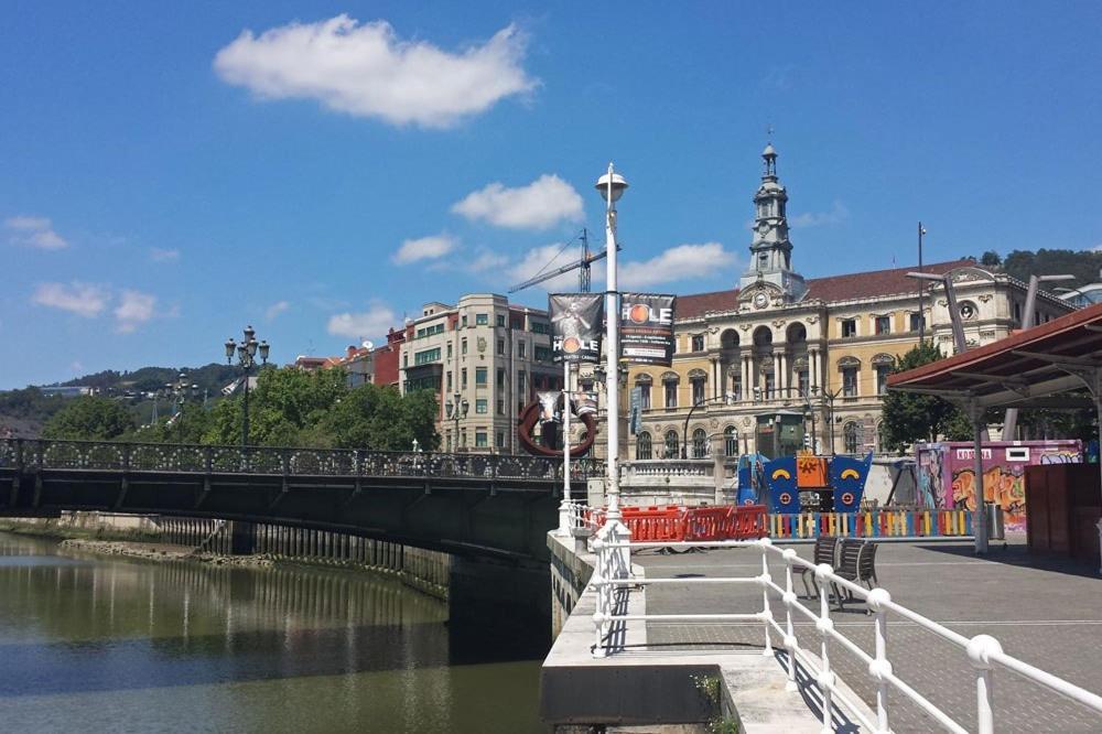 Lux Cityhall + Parking Bilbao Exterior photo