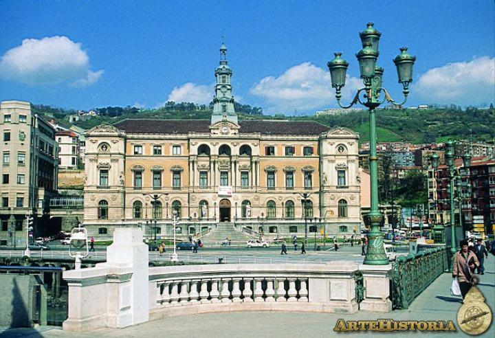 Lux Cityhall + Parking Bilbao Exterior photo